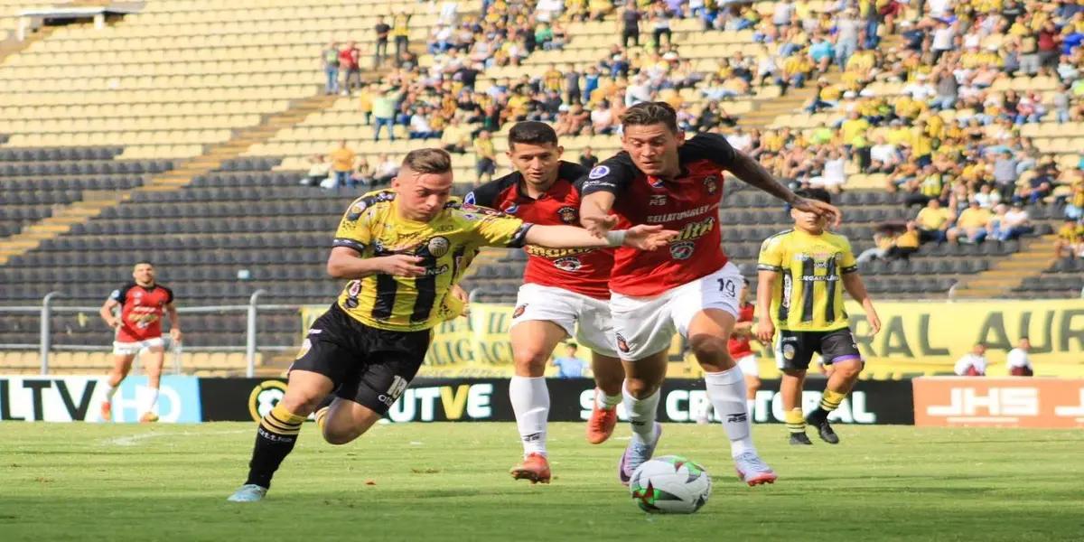 Celebraciones efusivas en cada uno de los goles provocaron que ánimos se caldearan y que ambos equipos culminaran con un jugador menos