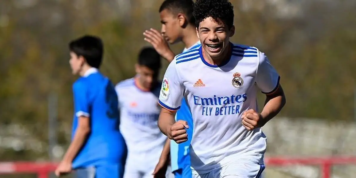 El joven ha compartido con el hijo de Marcelo en las categorías inferiores del Real Madrid.