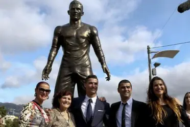 El portugués tiene otra estatua que no se parece a él y todo el mundo lo comenta