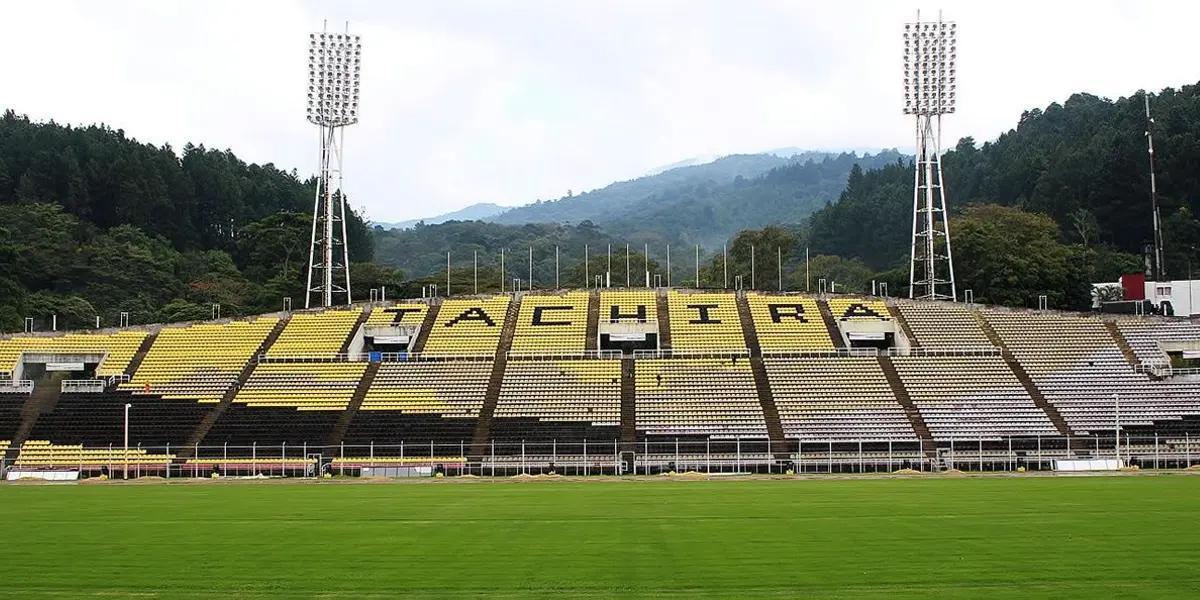 Los asistentes al Clásico del fútbol venezolano se quejaron de las malas condiciones del “templo”.