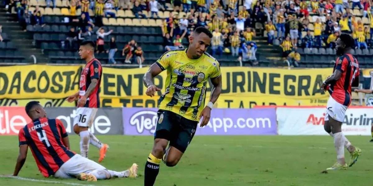 El aurinegro empate en el final del primer tiempo con Portuguesa