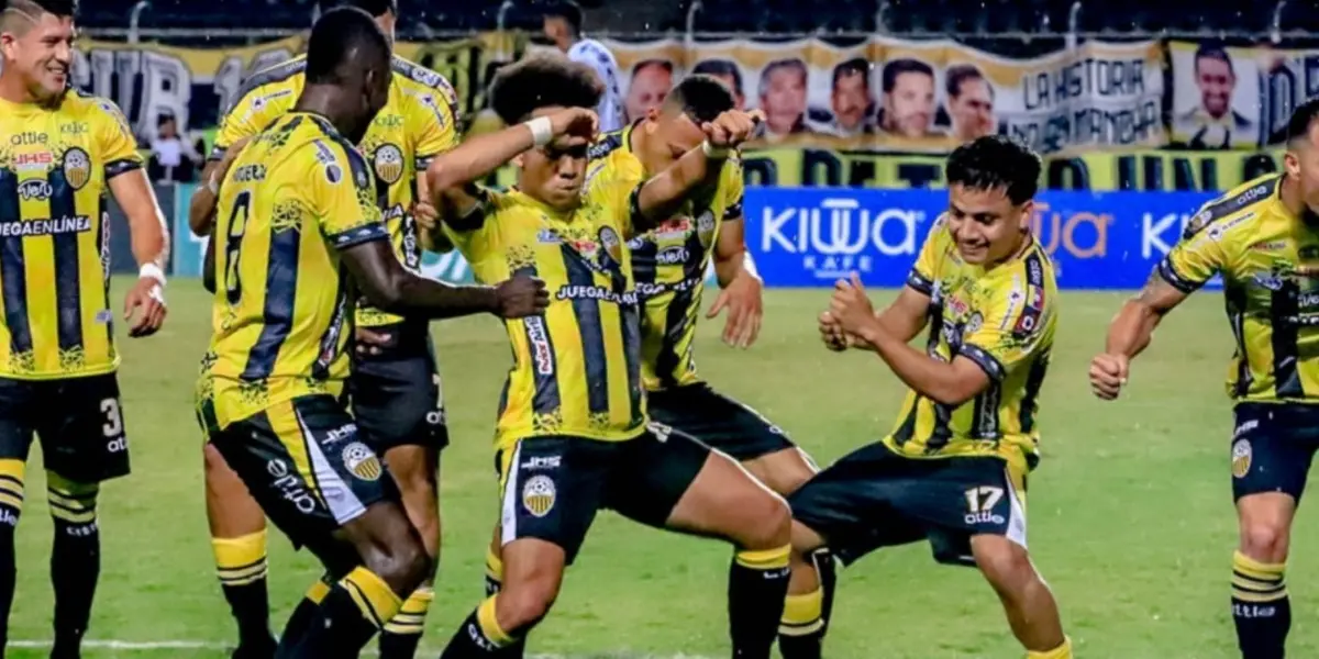 El aurinegro jugó un primer tiempo de película frente a Mineros