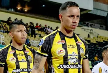 El aurinegro se alzó con la victoria y alcanza la cima