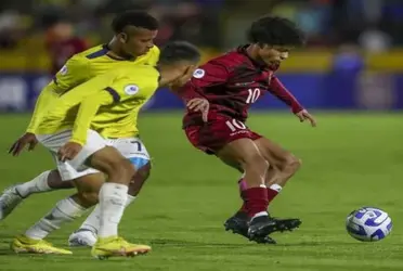 El jugador del Chelsea y la Selección de Ecuador esquivó los saludos de sus adversarios, lo que causó la indignación de usuarios en redes sociales