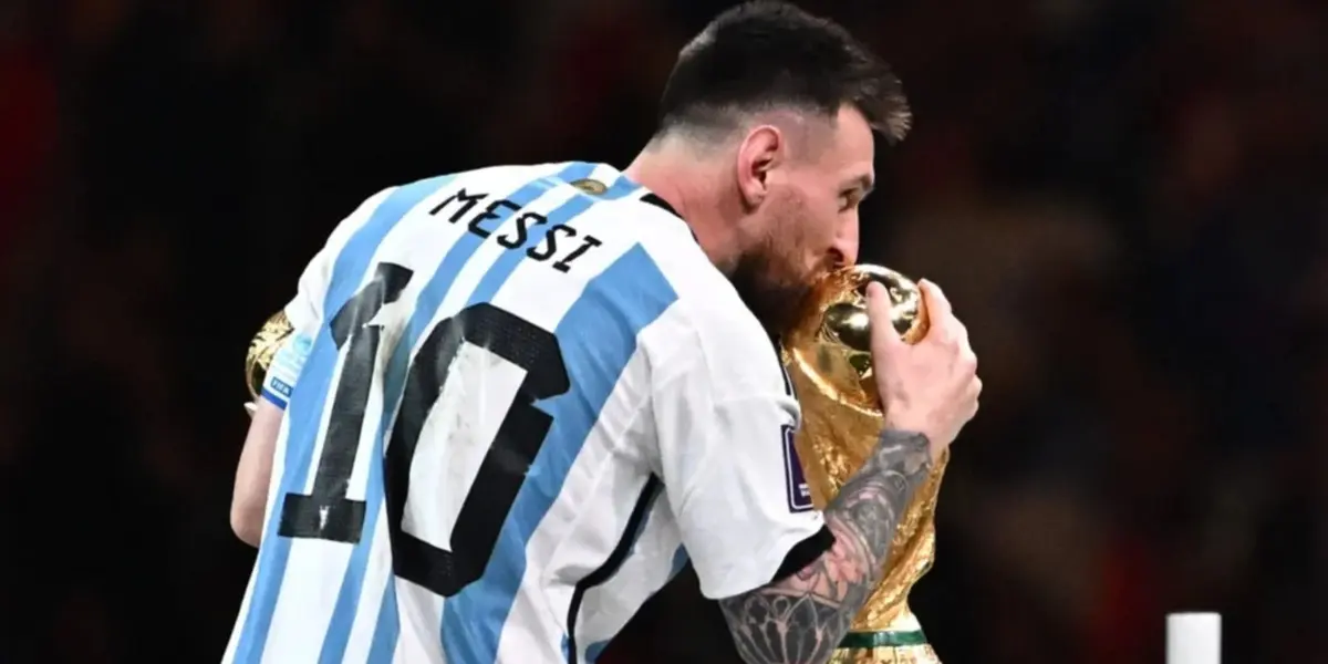 Son seis camisetas de la Selección de Argentina que Lionel Messi subastará en Nueva York.